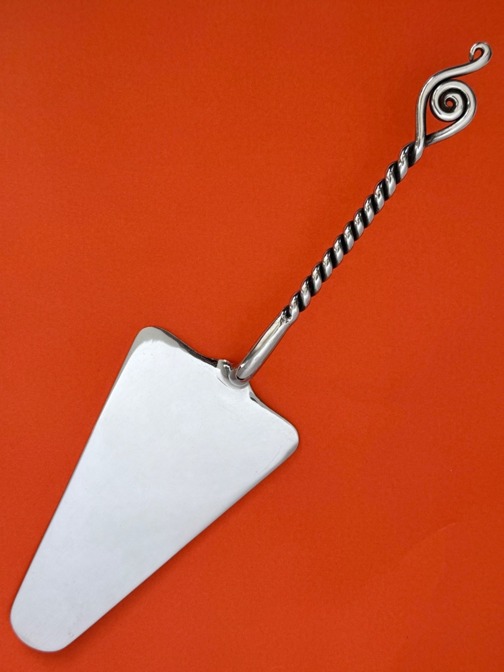 Treble Clef Cake/Pie Server World Market MAROC Stainless Twisted Handle music